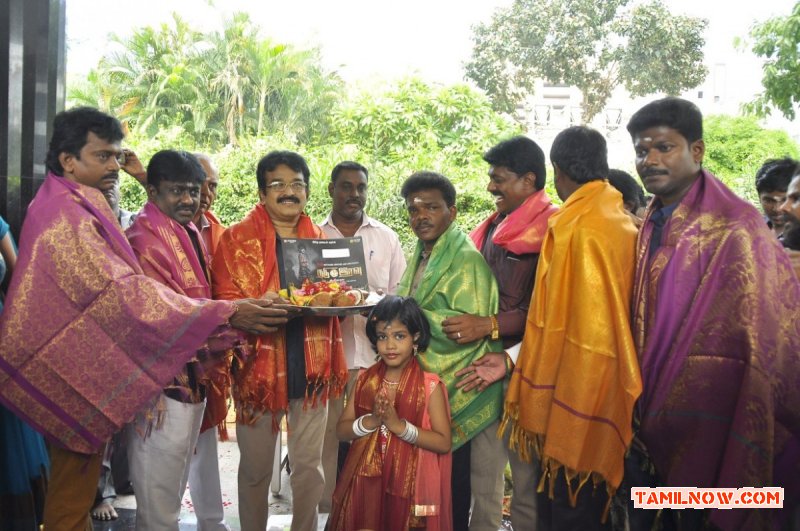 Nadu Iravu Pooja 7758