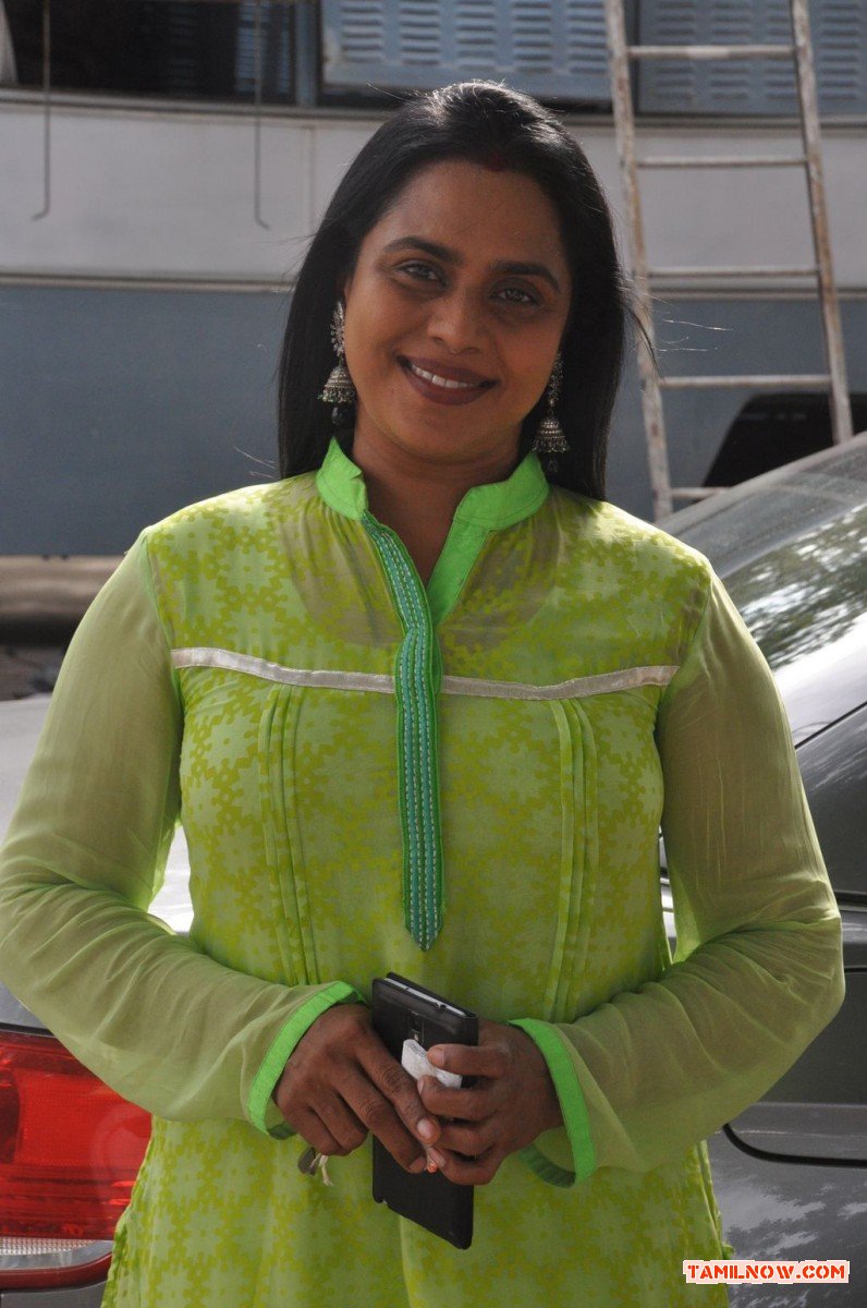 Viji Chandrasekhar Photo 551