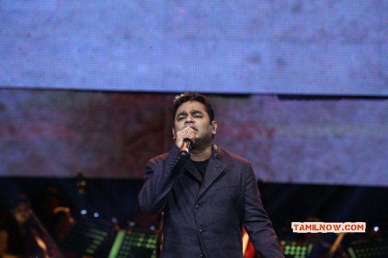 A R Rahman Concert Pic 4185 737