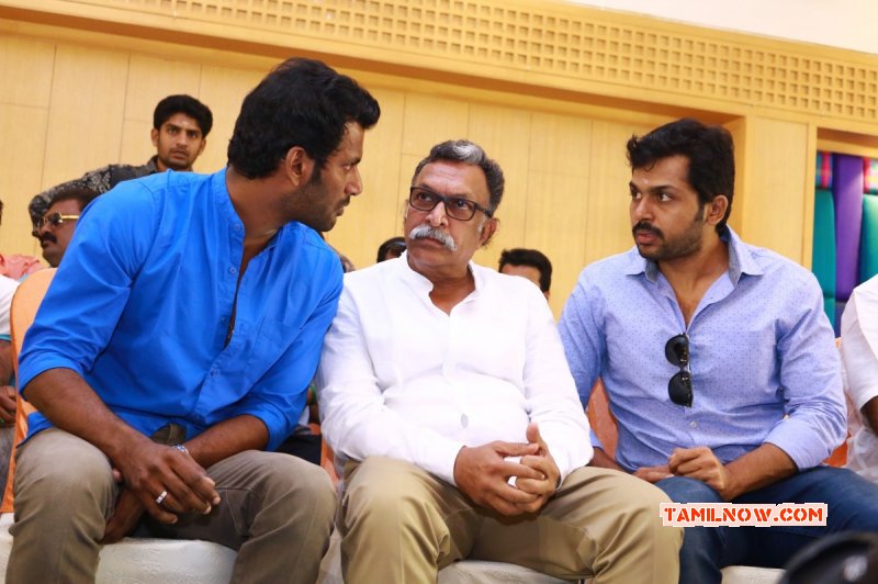 Vishal Nassar And Karthi 930