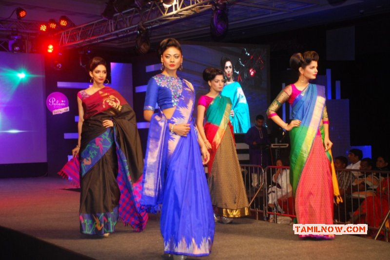 Palam Silk Silkline Happy New Year Release Tamil Event 2014 Photo 330