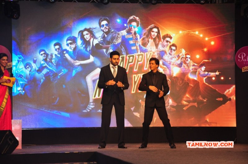 Shahrukh Khan And Abhishek Bachchan New Photo 875