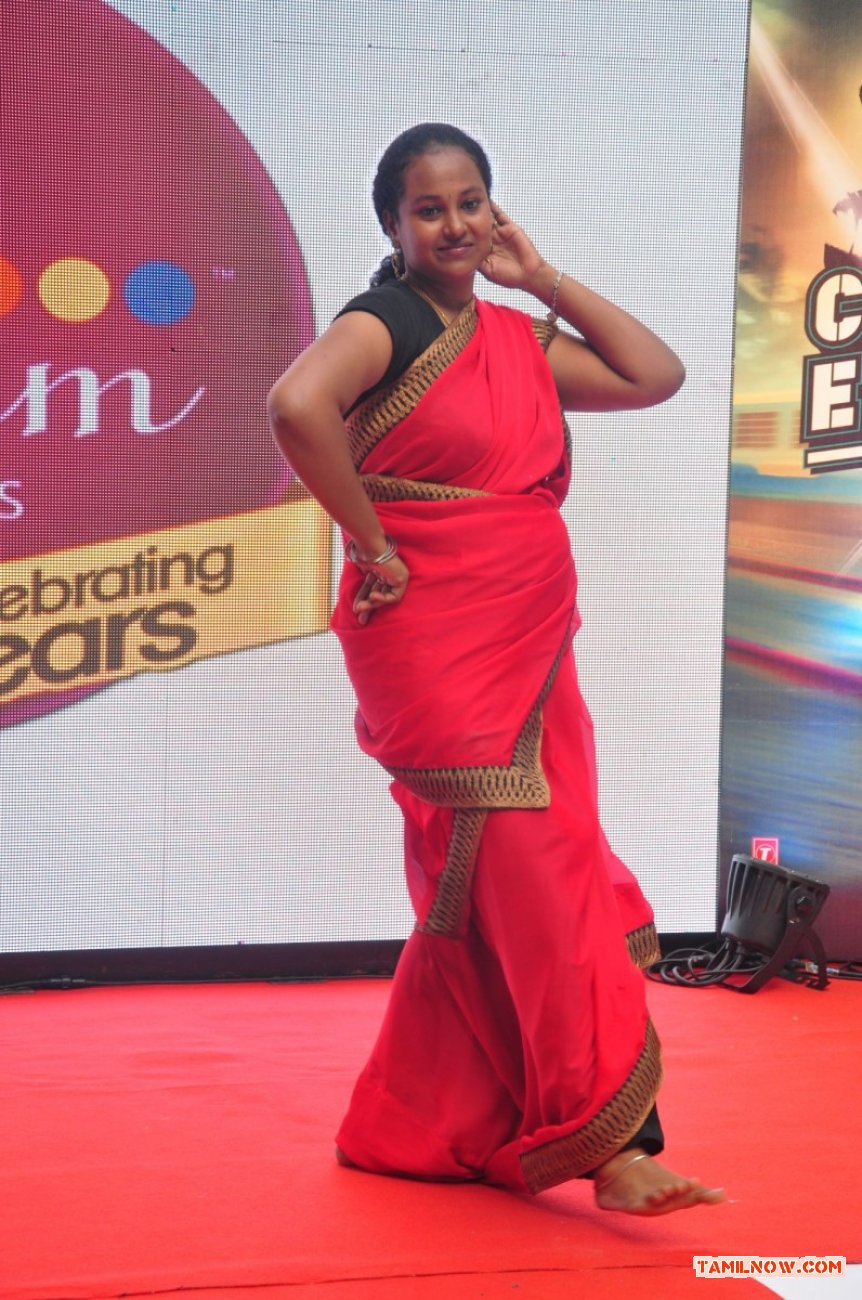 Palam Silks Presents Chennai Express Meena Hunt Stills 5518