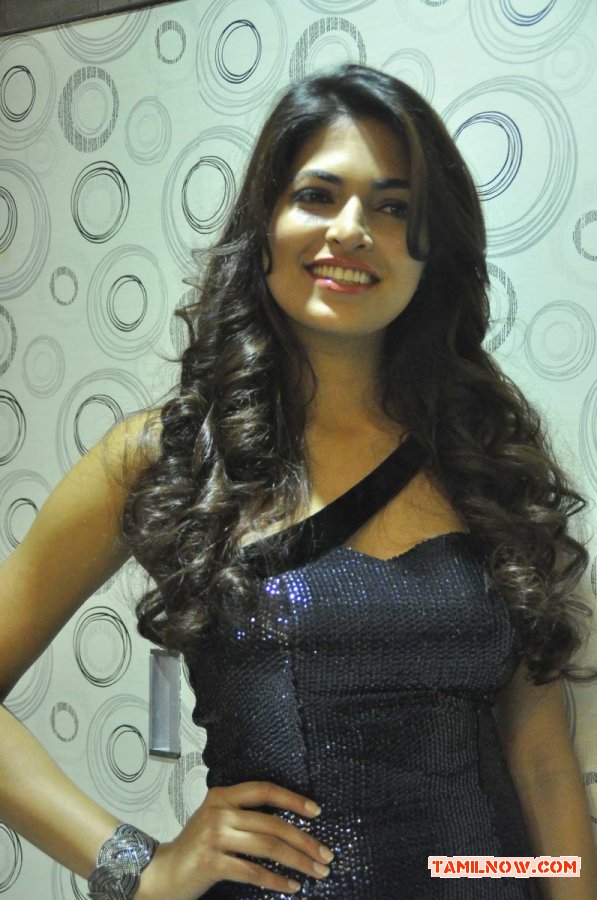 Parvathy Omanakuttan Launches Toni And Guy Essensuals Stills 3283