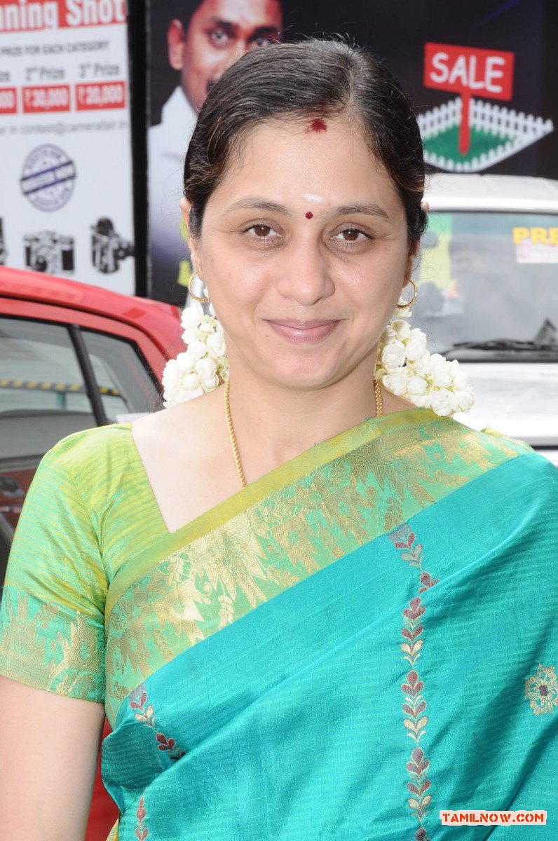 Actress Devayani 208