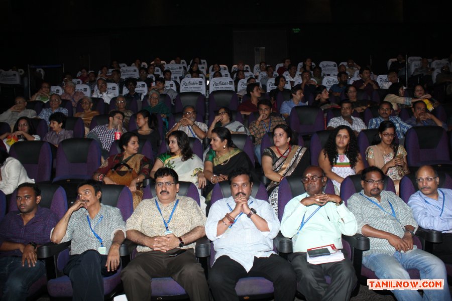 Red Carpet In Inox Ciff 2013 Day 2 Photos 6467