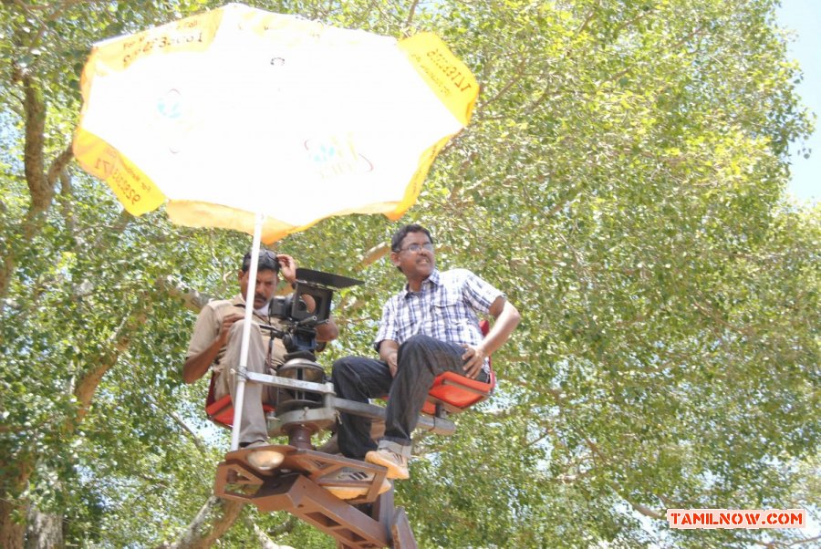 Saaindhaadu Saaindhaadu Working Stills Photos 221