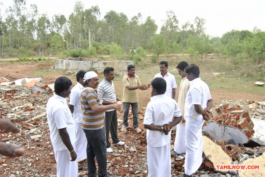 Saaindhaadu Saaindhaadu Working Stills Photos 2749