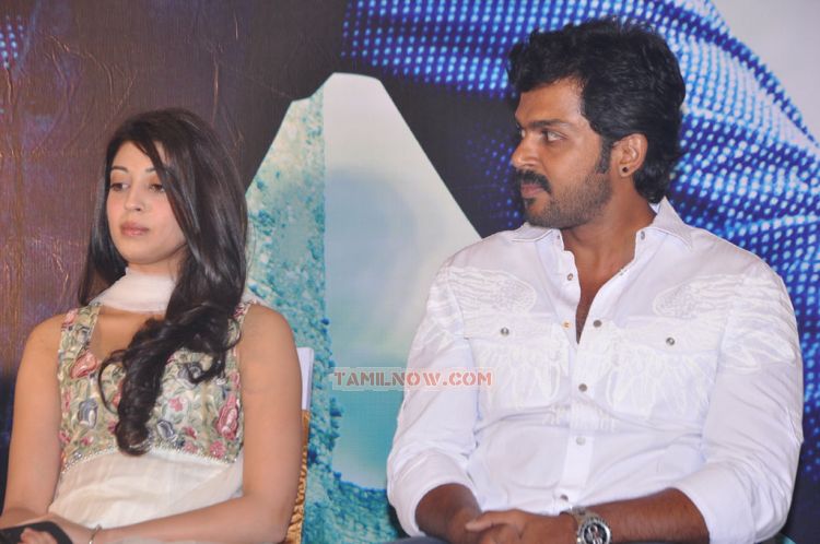 Karthi And Pranitha At Saguni Pressmeet 517