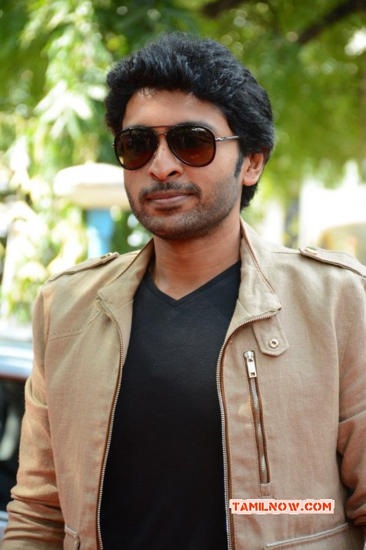 Vikram Prabhu At Sandamarutham Audio Launch New Image 927