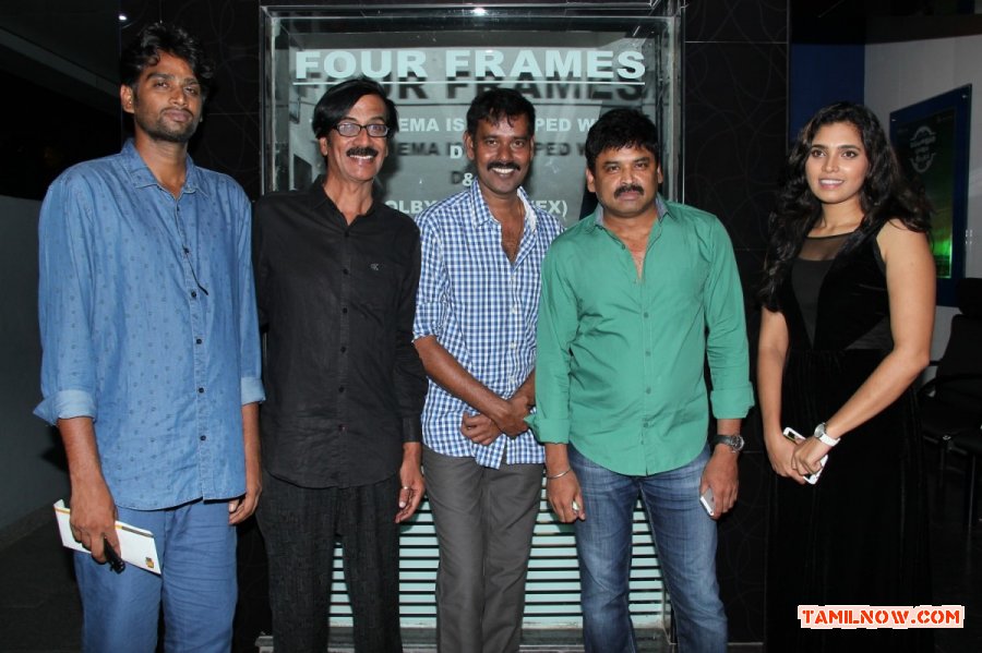 Sathuranga Vettai Premiere Show 2814