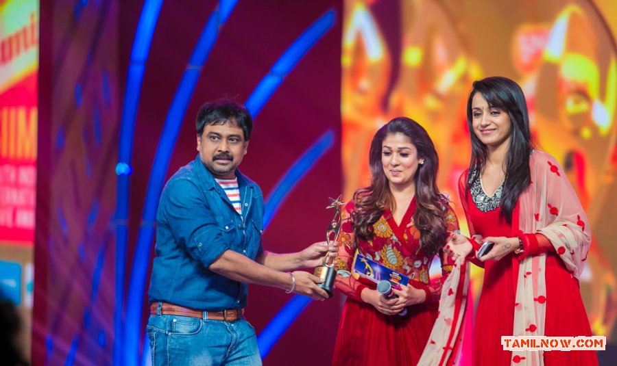 Nayantara Trisha Krishnan At Siima 2013 470