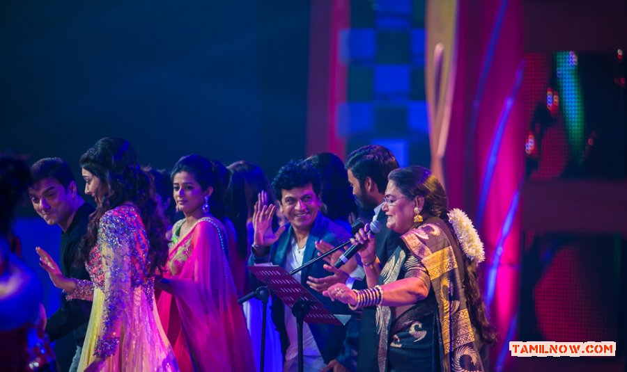 Usha Uthup Performs At Siima 2013 776