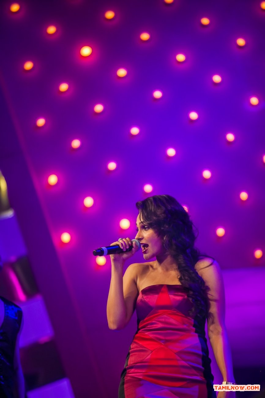 Andrea Jeremiah 982