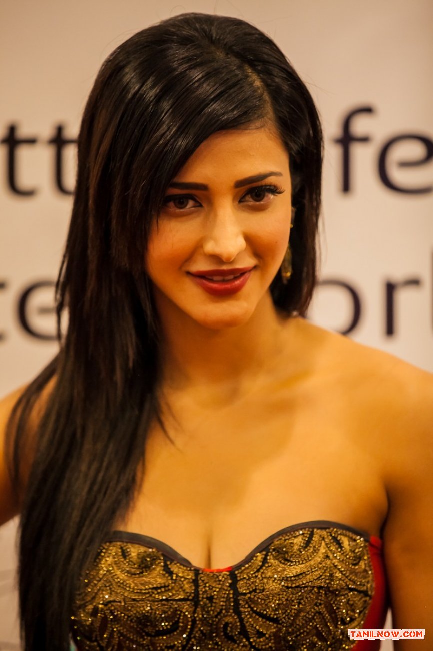 Shruti Haasan At Siima 2013 241