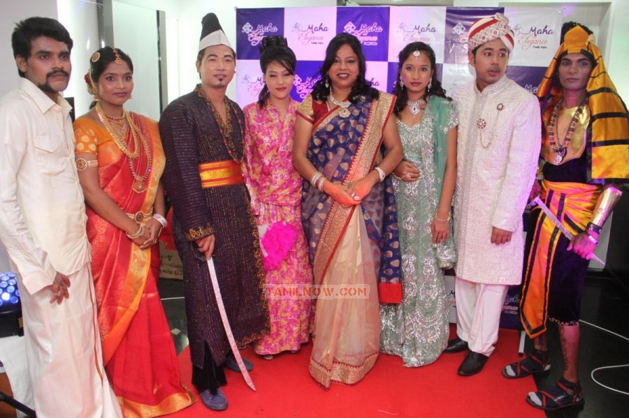 Simran At Maha Elegance Family Salon Inaguration Stills 297