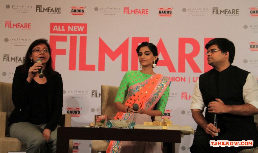 Sonam Kapoor Launches Filmfare Make Over Issue 3331