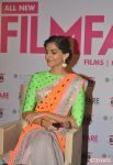 Sonam Kapoor Launches Filmfare Make Over Issue Stills 4489