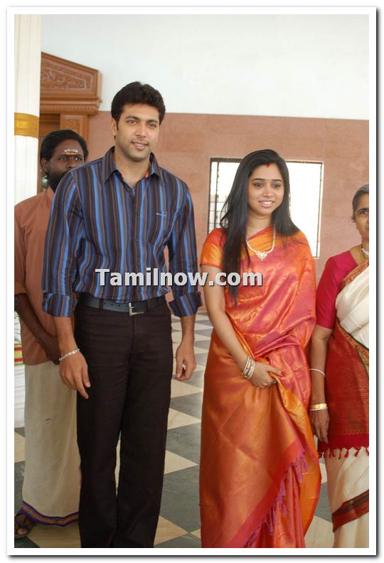 Jayam Ravi Aarthi Picture