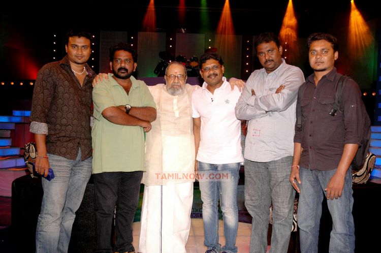 Stars With Vaali 1000 In Vasanth Tv Event Photos 8586