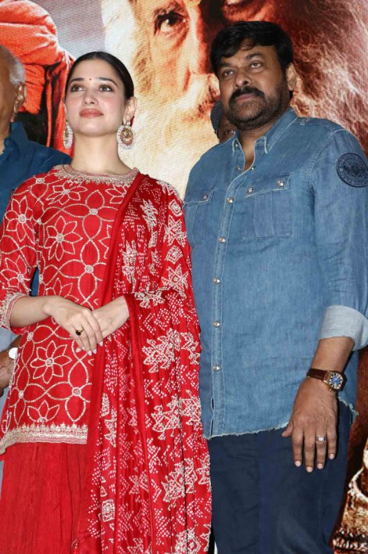 Tamannah Chiranjeevi Sye Raa Pressmeet 418