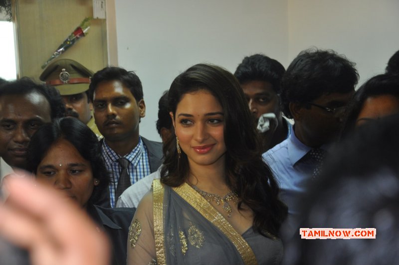 Tamil Event Tamanna Launches Vcare Beauty Clinic At Vijayawada Latest Photo 8975