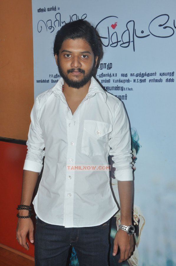 Theriyama Unna Kadhalichiten Movie Press Meet 2112