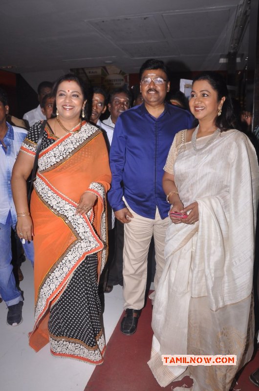 Latest Pic Poornima Bhagyaraj And Radhika Sarath Kumar 745