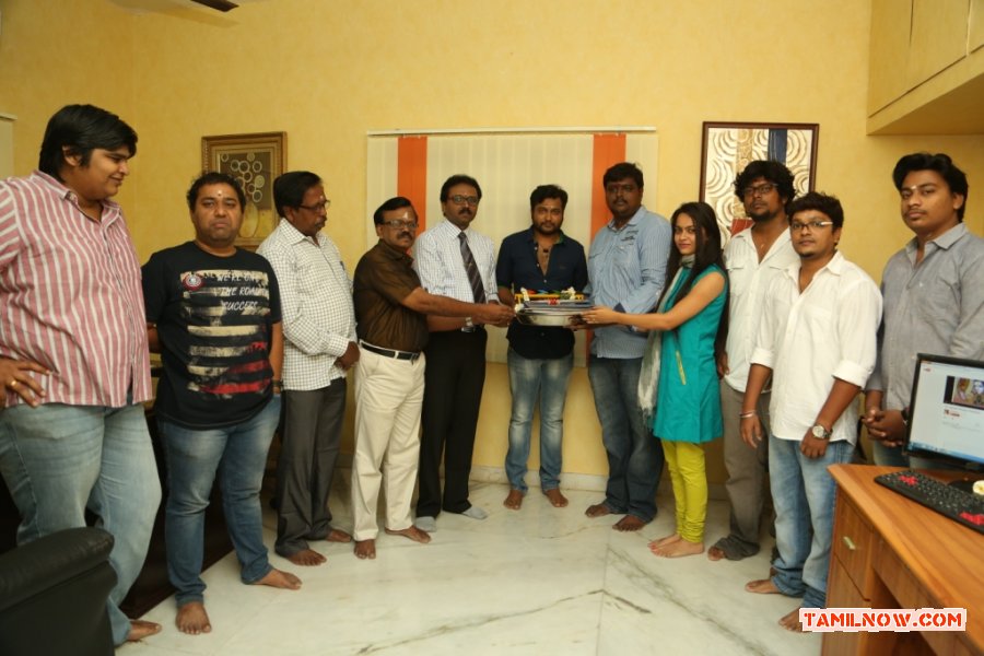 Urumeen Pooja Stills 2304