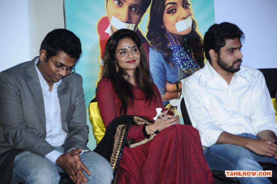 Vaayai Moodi Pesavum Movie Press Meet Photos 1915