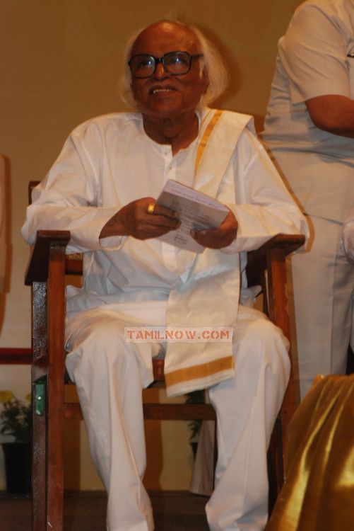 Vairamuthu Moondram Ulaga Por Book Launch Stills 1564