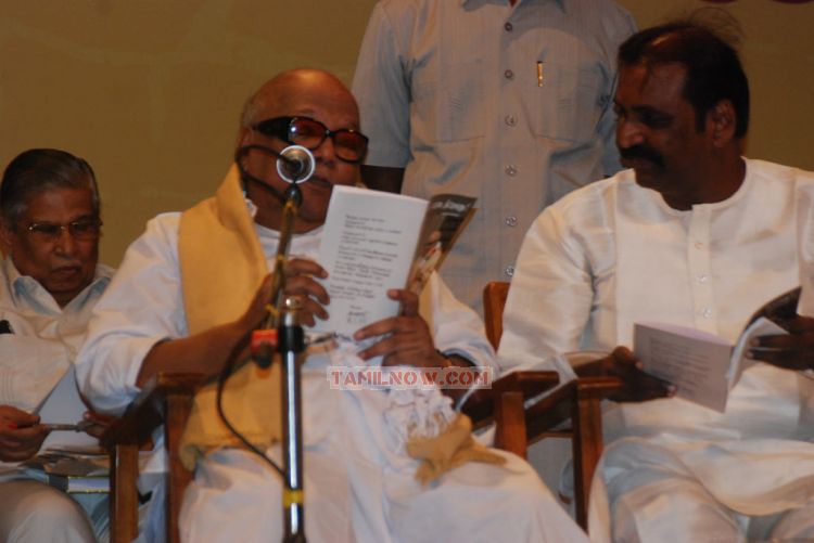 Vairamuthu Moondram Ulaga Por Book Launch Stills 215