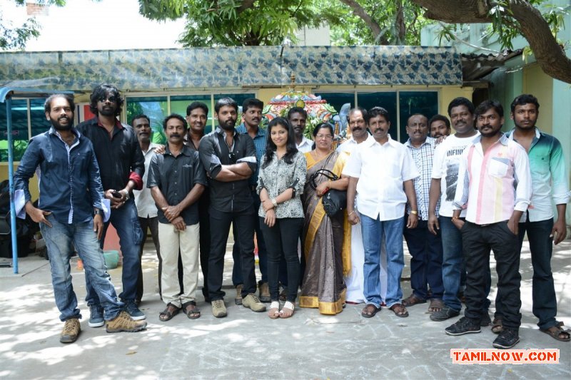 Valiyudan Oru Kadhal Team Interview Stills 4279