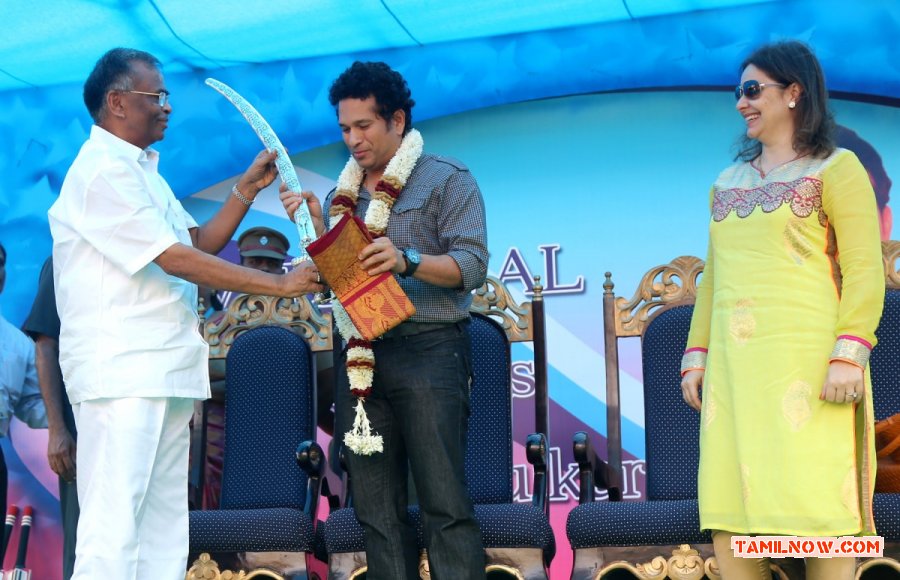 Velammal Honours Sachin Tendulkar Stills 4644