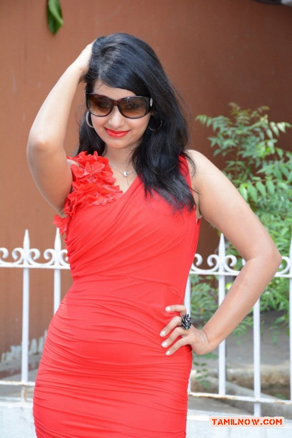 Vethu Paper Movie Actress 35