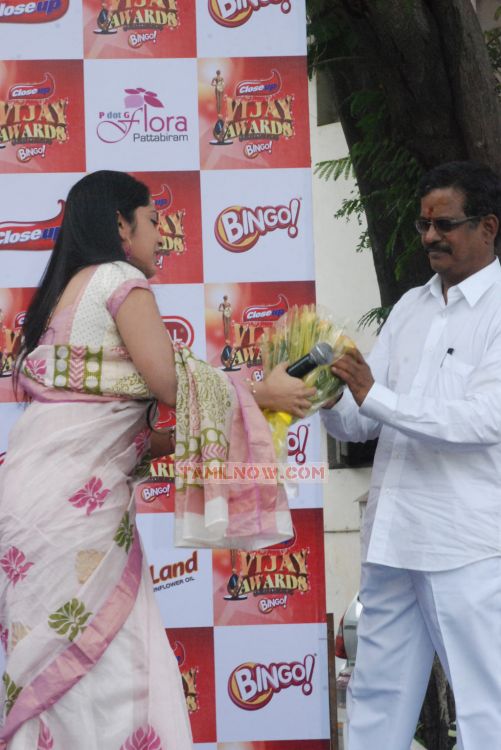 Vijay Awards Rasigan Express Bus Flag Off Stills 3552