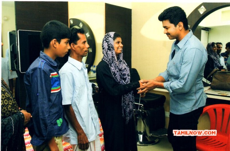 Vijay Help To Poor Student Event Nov 2014 Picture 1316