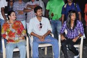 Vijay Visits Sattam Oru Iruttarai Shooting Spot