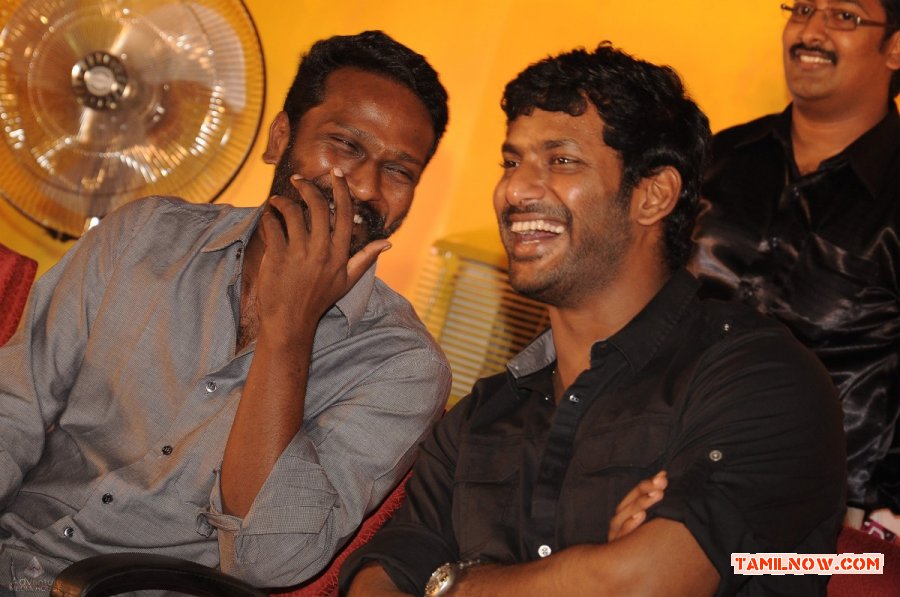 Vishal And Vetrimaran At Dr Mgr University 1049