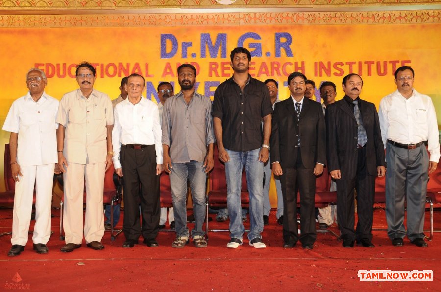 Vishal And Vetrimaran At Dr Mgr University Stills 5765