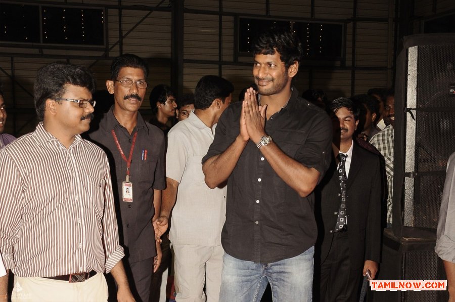 Vishal And Vetrimaran At Dr Mgr University Stills 9580
