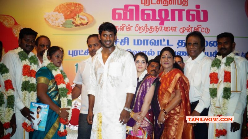 Tamil Movie Event Vishal At Marriage Of 10 Poor Girls Jun 2015 Images 954