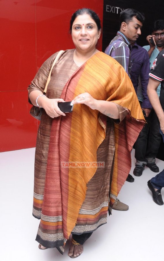 Actress Sripriya At Viswaroopam Premiere 583 - Tamil Movie Event  Vishwaroopam Premiere Show Photos