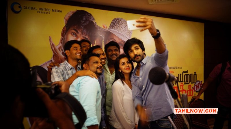 Photo Yagavarayinum Naa Kaakka Team Meet Tamil Event 8692